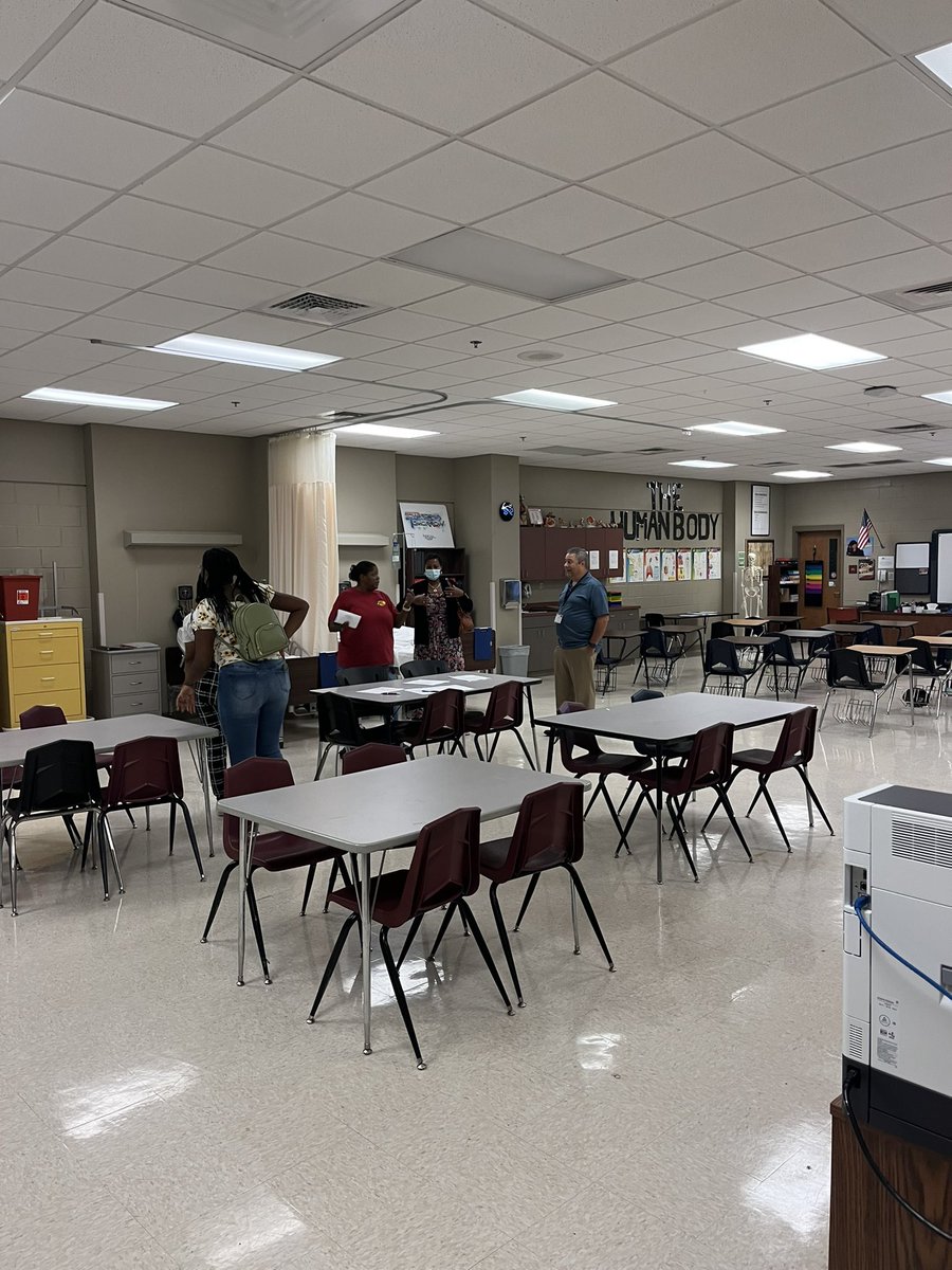 MadisonCTC's tweet photo. Thank you, Parents! ALL zones - #Mavs #Jags #RHSTitans & #Falcons were well represented at our open house tonight. What a great way to start the year! #CreateCollaborateCommunicate https://t.co/z9US09BPWF