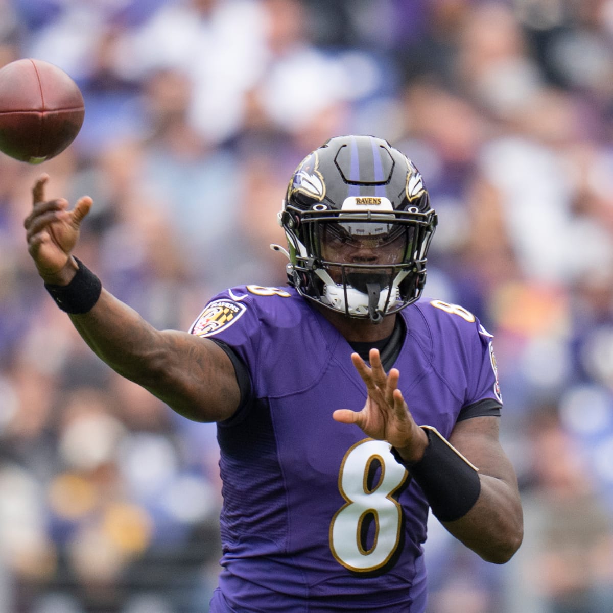 rothschildmd's tweet photo. Donald Trump claims he is one inch taller and the same weight as NFL quarterback Lamar Jackson. https://t.co/Ob3sJFCMeY