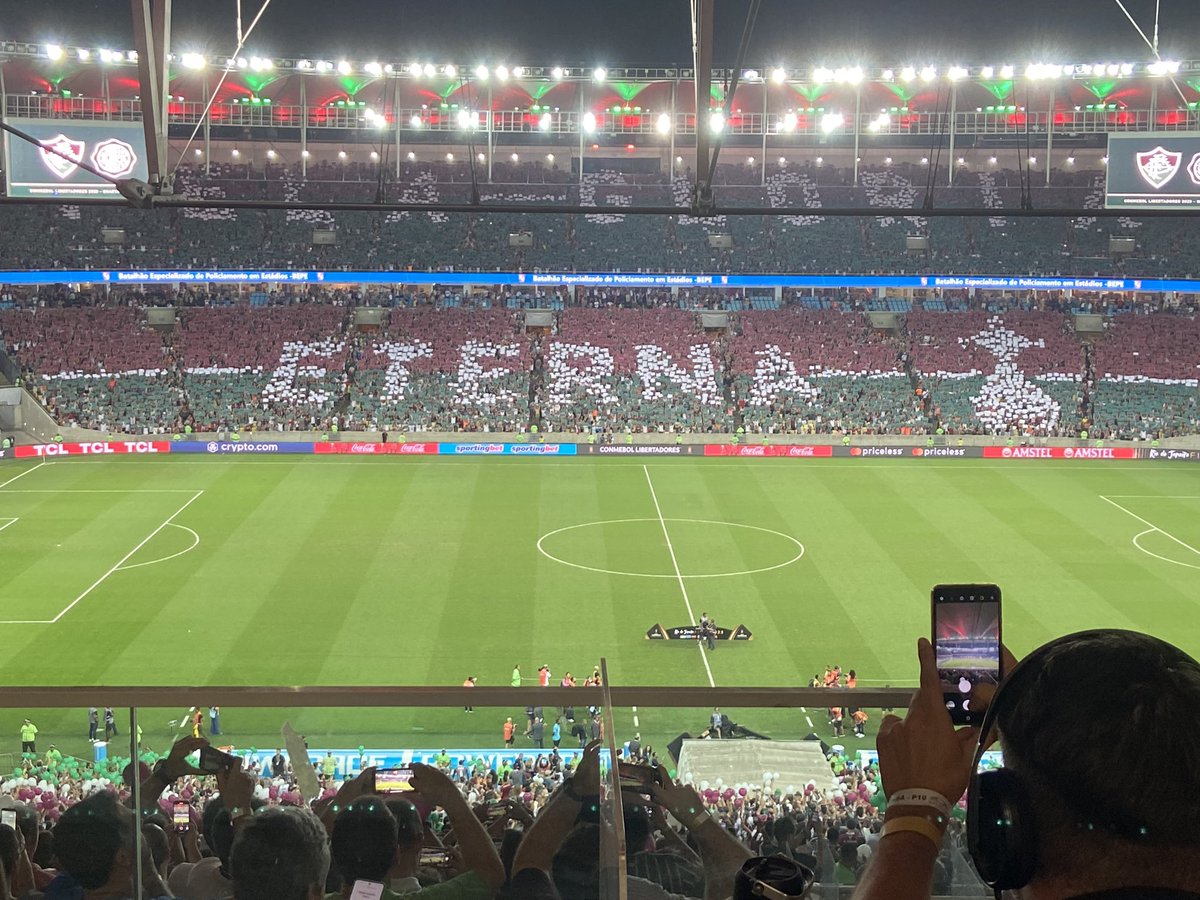 OJoaoBrandao's tweet photo. “Pela Glória Eterna” é o que diz o mosaico do Fluminense #lanceMARACA https://t.co/WzMkcF5luZ