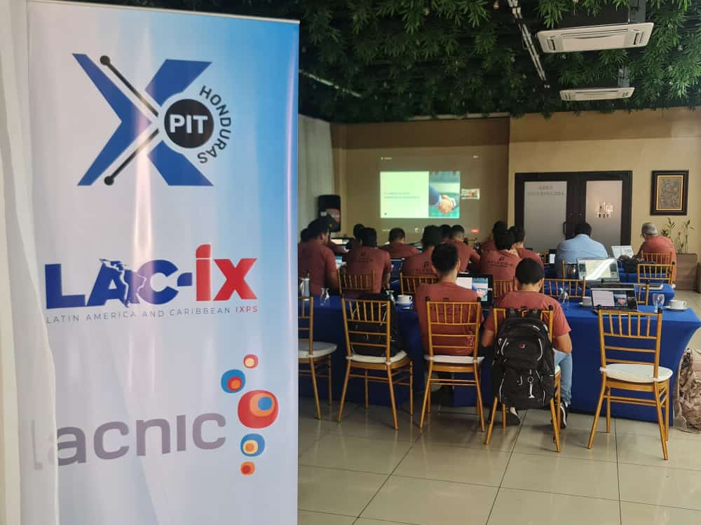 RoutingMANRS's tweet image. MANRS Ambassador Sergio Hernández Torres recently gave a talk on #RoutingSecurity to 45 people at the Honduran Carrier-Neutral #IXP 
Stay tuned for more MANRS Ambassador and Mentor activities manrs.org/.../meet-the-2…