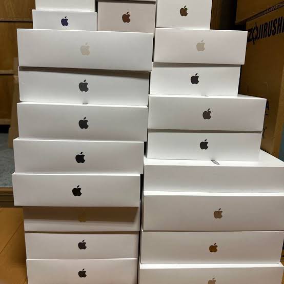 gold_silver12's tweet photo. iPhoneまだ貰ってない方限定配布

お手数お掛けしますが、DMは1日にやり取り出来る件数が設けられるので、下記LINEにて配送作業の連絡をさせて頂きます。

14かipad希望をコメント↓&amp;★RT
追加必須🔽
受け取り用LINE【https://t.co/tWrwpk90aK】新垢 https://t.co/K7qHkWgahT