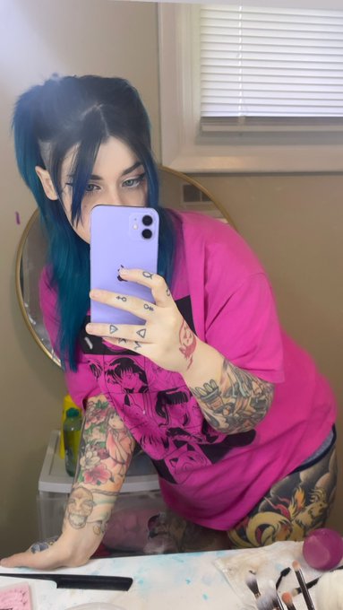 big shirt, no pants is the sexiest outfit a woman can wear https://t.co/edYRLjaq3y<a href="/tag/newprofilepic"class="tags"><span>#newprofilepic</span></a>