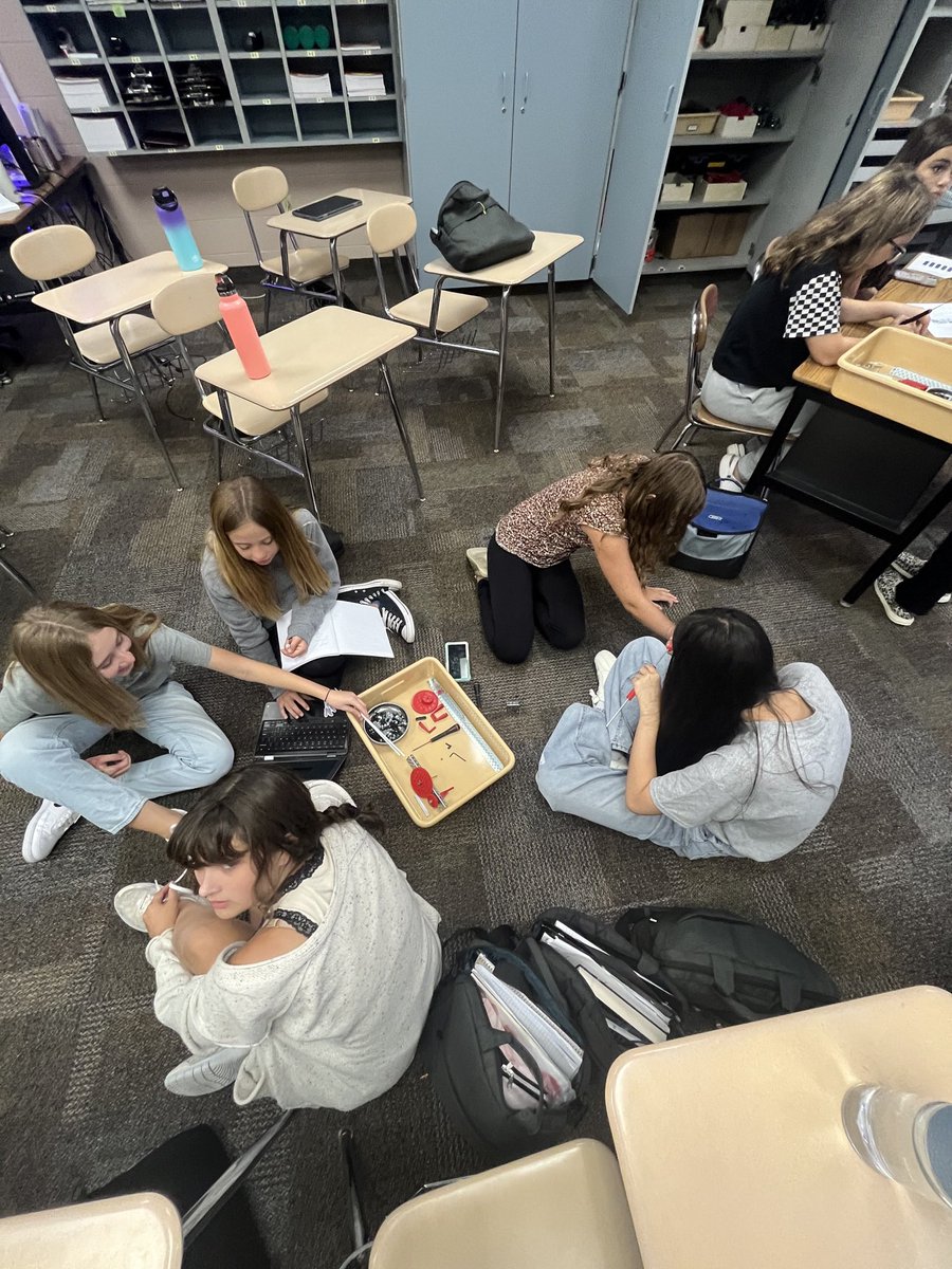 MVJHS_WEAVER's tweet photo. 8th Grade Teams back together building for the new year! 23-24 #msdmvSTEM https://t.co/fnzHlr287l