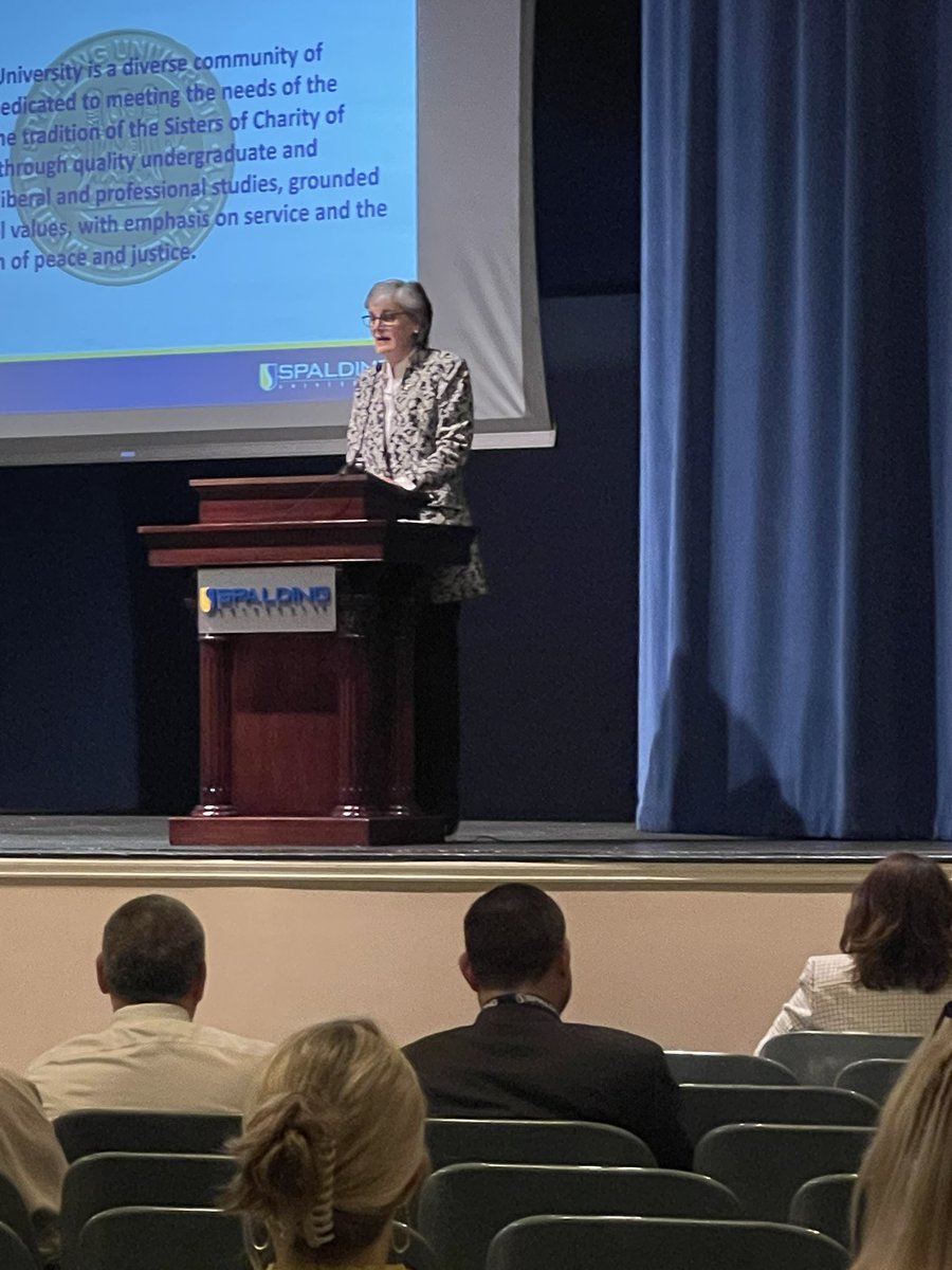 kjglobal88's tweet image. Nice event today at @SpaldingU the Freshman Convocation. Welcome to campus all new undergraduates and graduate students! #spaldingu #mtnott #leadership #graduatestudies #goldeneagles 🦅