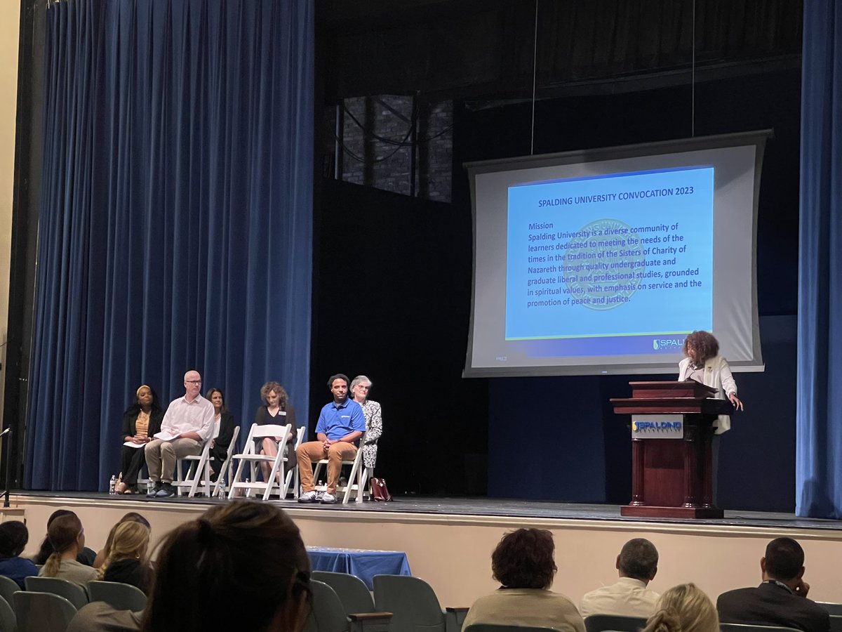 kjglobal88's tweet image. Nice event today at @SpaldingU the Freshman Convocation. Welcome to campus all new undergraduates and graduate students! #spaldingu #mtnott #leadership #graduatestudies #goldeneagles 🦅
