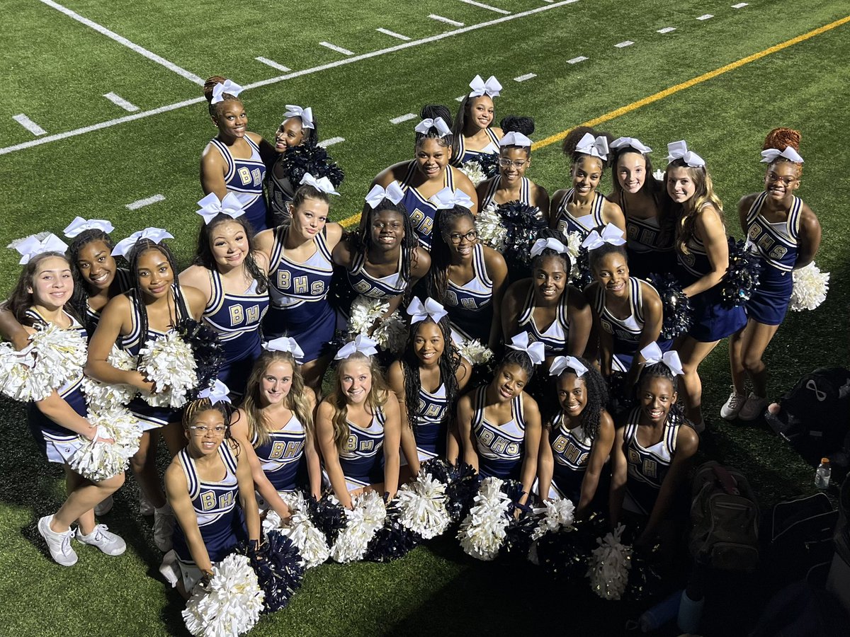 📣📣Here we go Bengals… here we go!!👏👏📣📣 @BLYTHEWOODCHEER has the team fired up tonight @GoBlythewood @BlythewoodHigh #WEareBengalNation