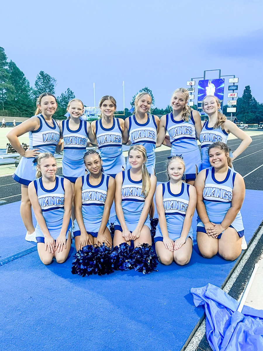 uphscheer's tweet image. JV had a great night back under the lights 🩵