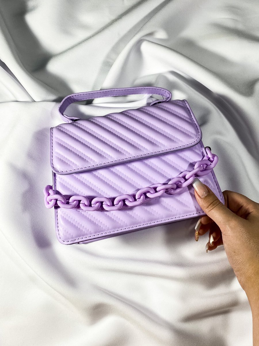 uselounna's tweet photo. Bolsas coloridas estão com tudo! Vem pro site e escolha a sua favorita! 🤩 https://t.co/l4OUWGt5AV