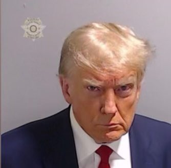 awonderland's tweet image. Me when I go to Sephora and the girl working there matches the wrong foundation tone on me and I have to pretend I’m okay with it because I don’t want to hurt her feelings