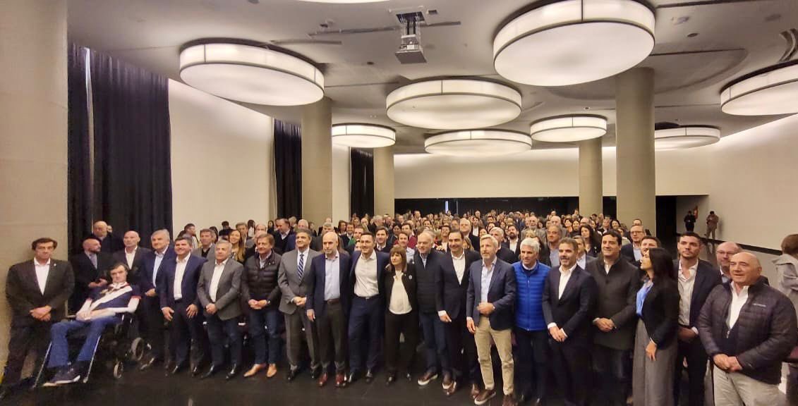 Estamos más juntos que nunca 💪🏻Confío en <a href="/PatoBullrich/">Patricia Bullrich</a> como la próxima Presidenta de todos los argentinos. Juntos vamos a lograr el cambio que nuestro país necesita.