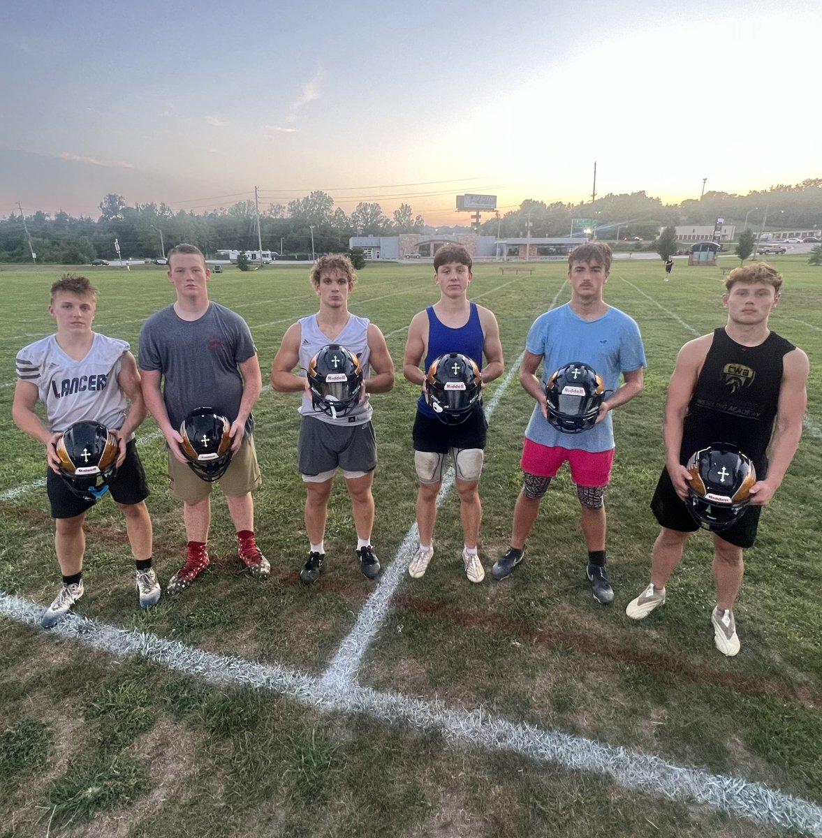 StPX_Football's tweet image. Awarded Captains Crosses tonight, congratulations to 

Justin Lehn
Thomas Boldt
James Smith
Allen Reed
Patrick Flanagan 
Peyton Shaver

@stpxlancers @stplancersports @CoachFrankRay 
@STLhssports @GSV_STL @PrepSportsSTL @hssportscaravan @KJFFSPORTS @myleaderpaper @GatewayCitySprt