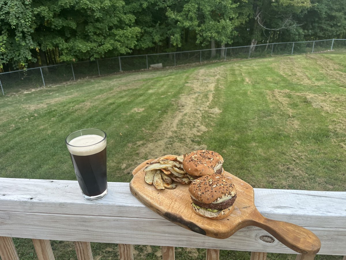 jdm_author's tweet image. This time last year I was enduring one of the most traumatic and stressful times in my life.

One year later and this my view after a day at a dope job and lots of writing. 

Lesson learned: it does get better ❤️