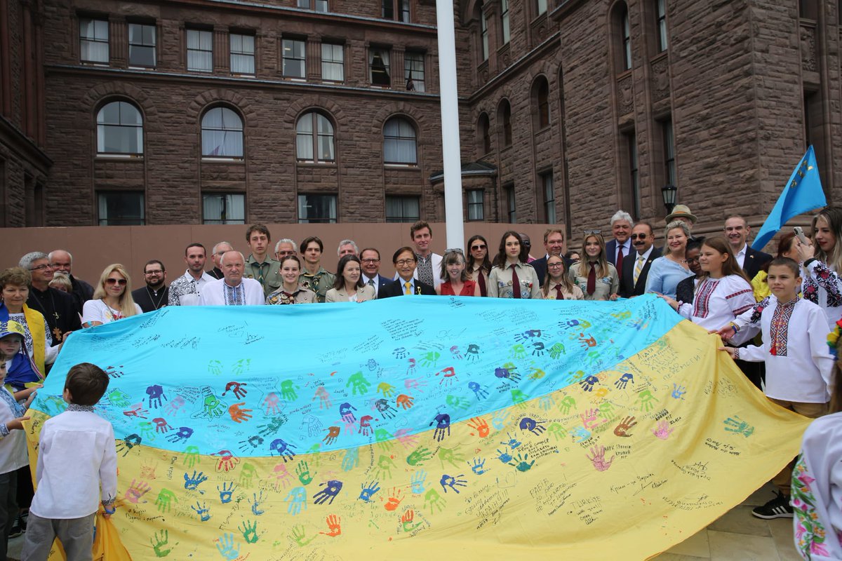 RaymondChoPC's tweet photo. Today we celebrate the history and accomplishments of the Ukrainian people, and we honour those who are continuing to fight for the freedom and independence of Ukraine.

Happy #UkraineIndependenceDay! https://t.co/EWfaMmYnDG