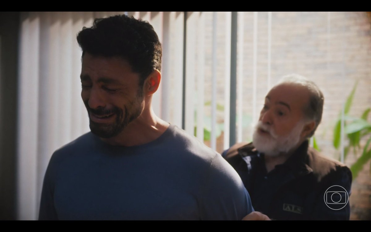 NNoveleiro's tweet photo. Tony Ramos e Cauã Reymond fizeram ums linda cena de perdão entre pai e filho.

 #TerraEPaixão https://t.co/yRqrL8pCtO