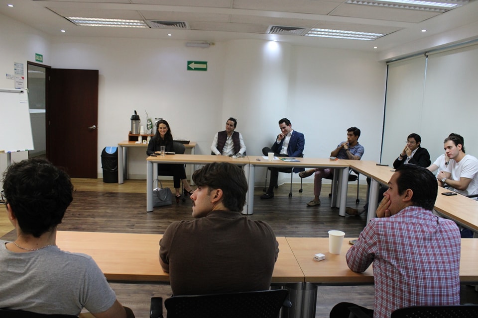 La #ParticipaciónCiudadana de las y los jóvenes es un tema que requiere atención y acción de las autoridades y la sociedad en general.

Hoy la comisión se reunió con <a href="/azapatah/">AlexandraZapataHojel</a> para establecer estrategias, comenzando por la #credencialización vigente y con los datos actualizados.