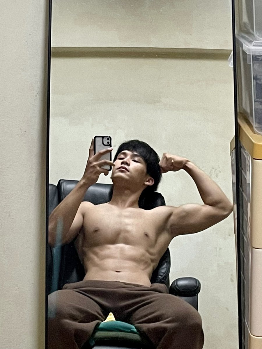 AttavitPokaew's tweet image. ยังนั้งได้อีกคนนะครับ😜 #เทรนเนอร์ส่วนตัว #pram #กล้าม #กล้ามท้อง