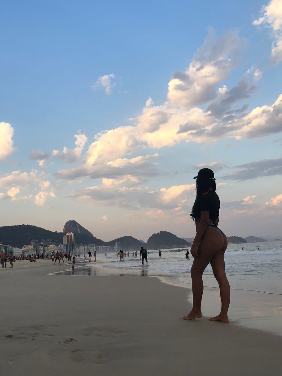Karolzinha084's tweet photo. ⛱️ https://t.co/MaaS1ziN2v