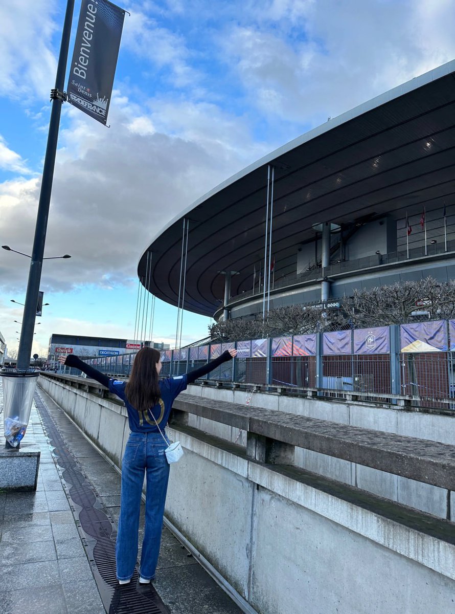 It's not that strong people don't cry, it's that they know how to be quiet, cry for a while, and then regain their weapons and keep fighting.