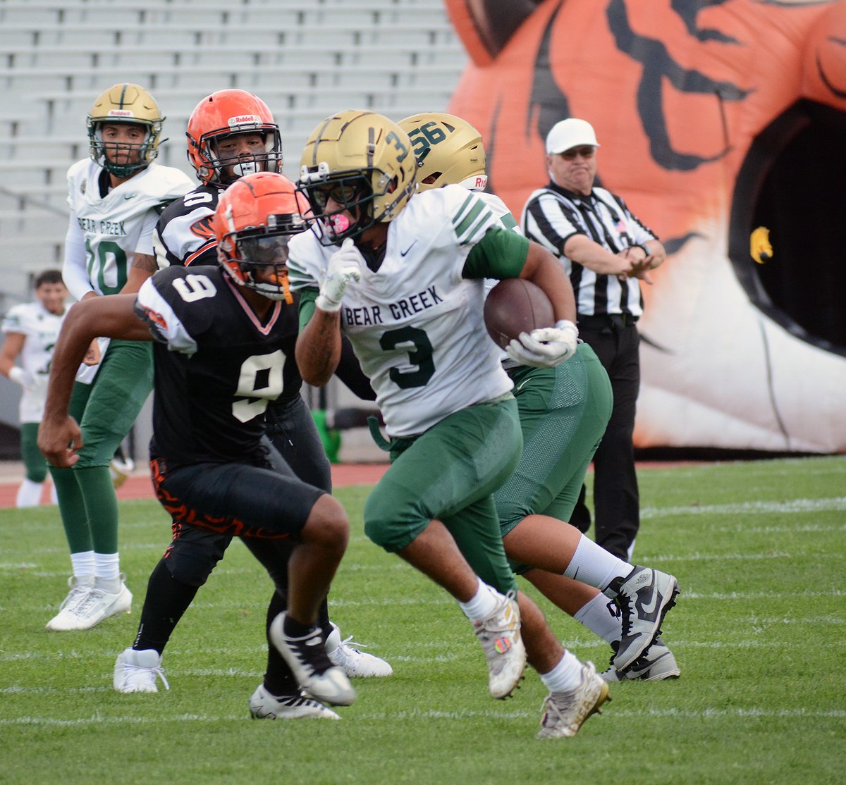 Jeffco Athletics (@jeffcoathletics) on Twitter photo FOOTBALL
HALFTIME at Jeffco Stadium
Bear Creek 46, Lakewood 0
<a href="/BearCreekHSFoo1/">Bear Creek HS Football</a> QB Adrian Rico to <a href="/ryan_bobick/">Ryan Bobick</a> for five 1st half TDs. In-game photos. #copreps FOOTBALL
HALFTIME at Jeffco Stadium
Bear Creek 46, Lakewood 0
<a href="/BearCreekHSFoo1/">Bear Creek HS Football</a> QB Adrian Rico to <a href="/ryan_bobick/">Ryan Bobick</a> for five 1st half TDs. In-game photos. #copreps