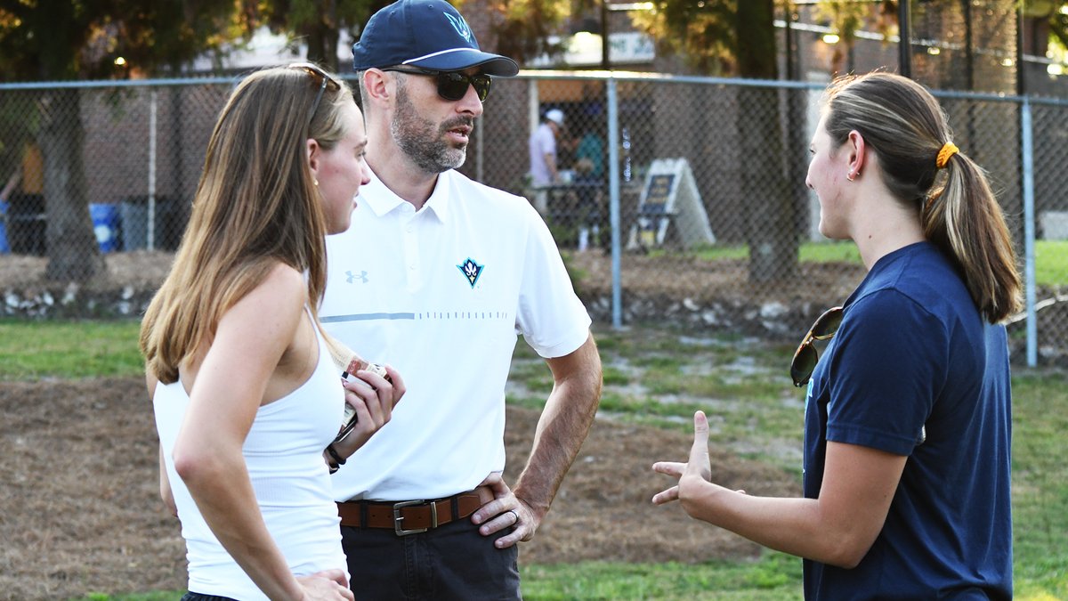 UNCWAthletics's tweet image. Thanks to the @UNCWSAAC leadership for the wonderful Welcome Back Picnic tonight at the UNCW Soccer Stadium. What a terrific way to get 2023-24 started. 

📷 | bit.ly/3PbuLlv

#HawkYeah #UNCW @UNCWilmington