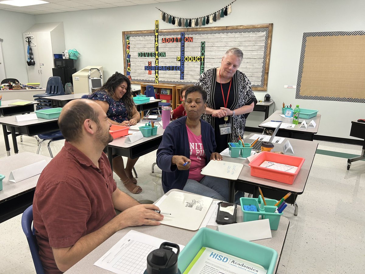 Demo Day at Seguin ES was a huge success! <a href="/WinnyLlorens/">Winny Llorens</a> <a href="/HollyShum/">Holly Shum</a> <a href="/juanseguinhisd/">Juan Seguin ES-HISD</a>
