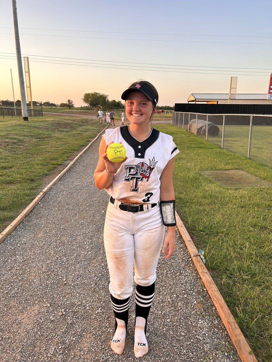 first homer of the season!! 🥳🥳 <a href="/DCCruSoftball/">Dallas Christian College Softball</a> <a href="/ryanplindsey/">Ryan Lindsey</a>
