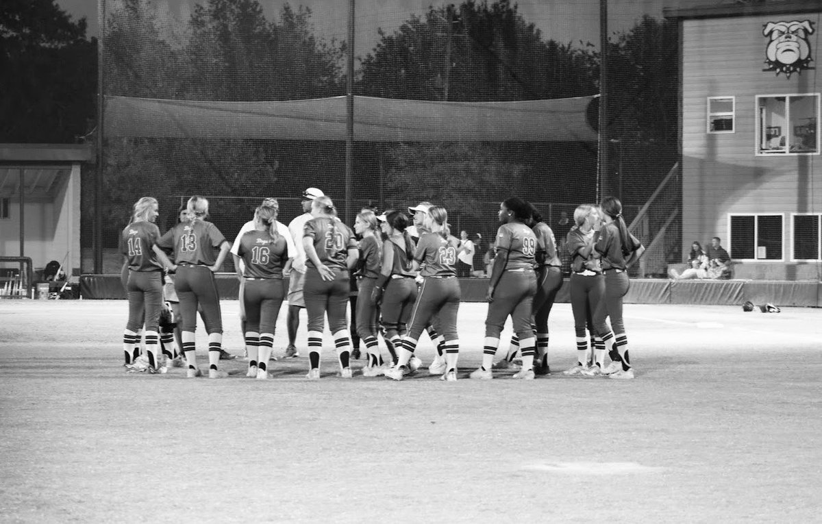 MCHSdoghouse's tweet photo. MCHS varsity Lady Dogs worked hard tonight but Apalachee went home tonight with the win. Final score 9-6 Apalachee. https://t.co/rDgj0lbYzQ