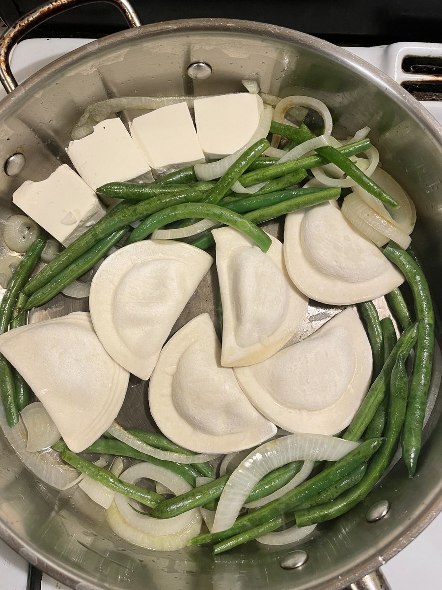 jimhunterb1's tweet image. Fry it up in a pan. #cookingfood