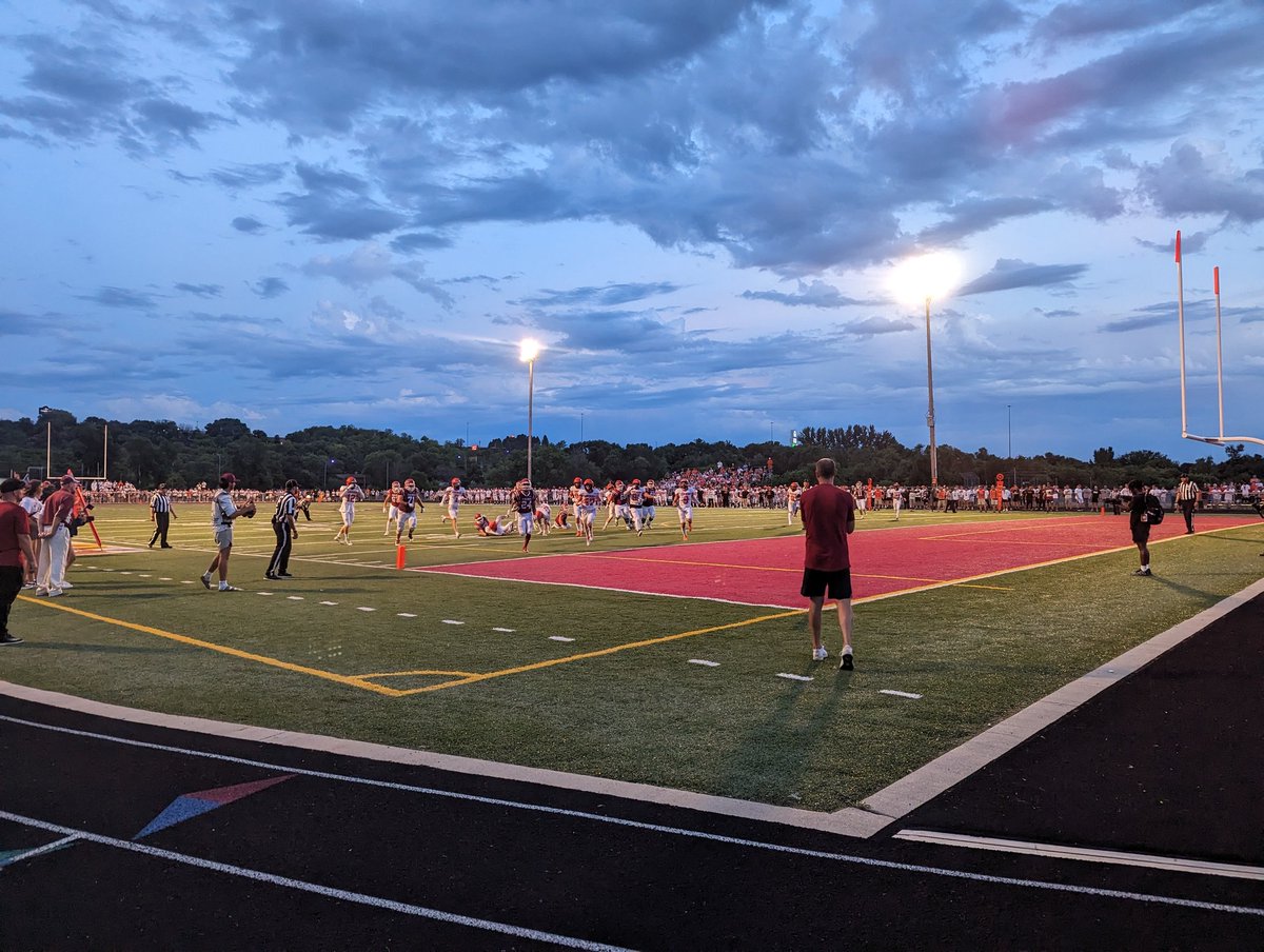 The sky is gorgeous for pics of this game.