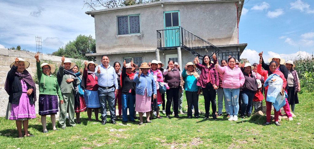 La grandeza de un pueblo radica en su gente y su gratitud, en #SanFelipeDelProgreso y el #D15 se Valoran  y agradecen los legados de un hombre visionario, <a href="/alfredodelmazo/">Alfredo Del Mazo</a>,<a href="/EduardoFloMa1/">Eduardo Flores</a>, Siempre Uni2xTy...👍
