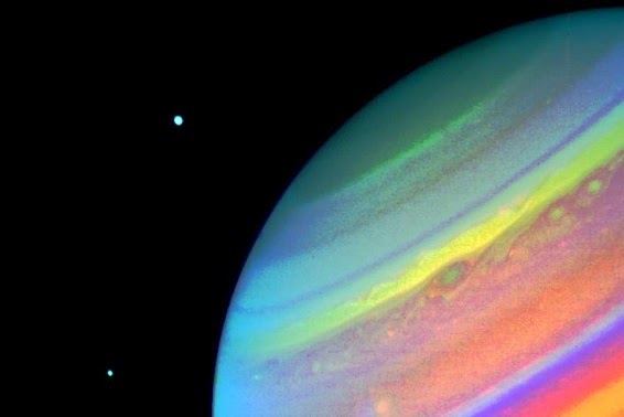 mariobianchi18's tweet photo. Il #25agosto 1981 la sonda Usa #VoyagerII arriva a 100.000 km dalla copertura nuvolosa di #Saturno, inviando dati e immagini del pianeta nel suo avvicinamento e mostrando sorprendentemente migliaia di anelli. Furono inviate anche fotografie di un certo numero di lune di Saturno. https://t.co/htdlplQ2c6
