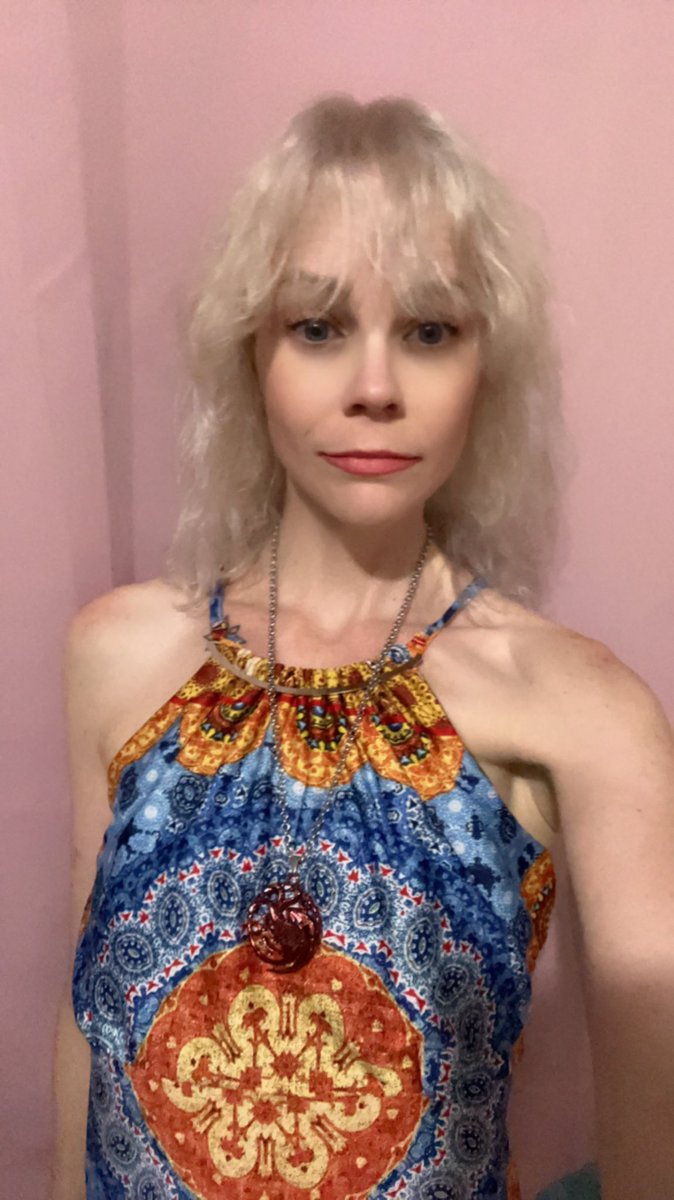 mimistarblossom's tweet photo. My wifey bleached my hair so I can be a Targaryen 🥲 jk but kinda lol 

😈 check out link in my bio , &amp; feel free to message here with requests 😘

#blonde #platinum #platinumblonde #blueeyes #blueeyedgirl #daenerystargaryen #targaryen #targaryens #gameofthrones #milf #onlyfans https://t.co/d7rS1hbLSg