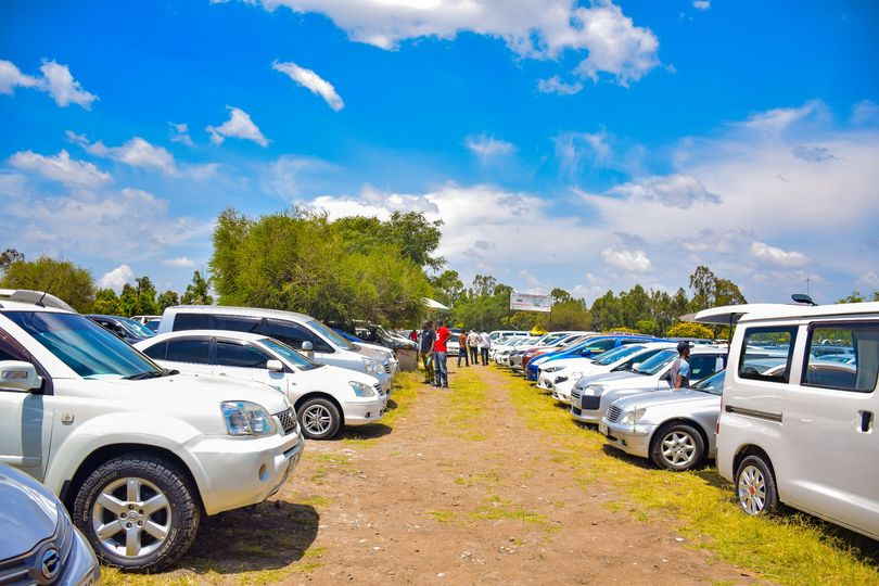 KabaKenya's tweet photo. Unveiling automotive elegance at the Sunday car bazaar. Get ready to redefine your driving dreams.
#carbazaar #spaceyamagari https://t.co/ASxenEFLuc