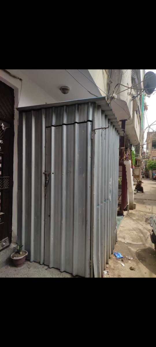 DSFoodie's tweet photo. Please Help🙏🏻, &amp; Take Necessary Actions Against Extra &amp; illigal Construction &amp; And for the crime of putting everyone's life in danger @DelhiPolice, @bsesdelhi @UNHumanRights https://t.co/ienR7KEMRi