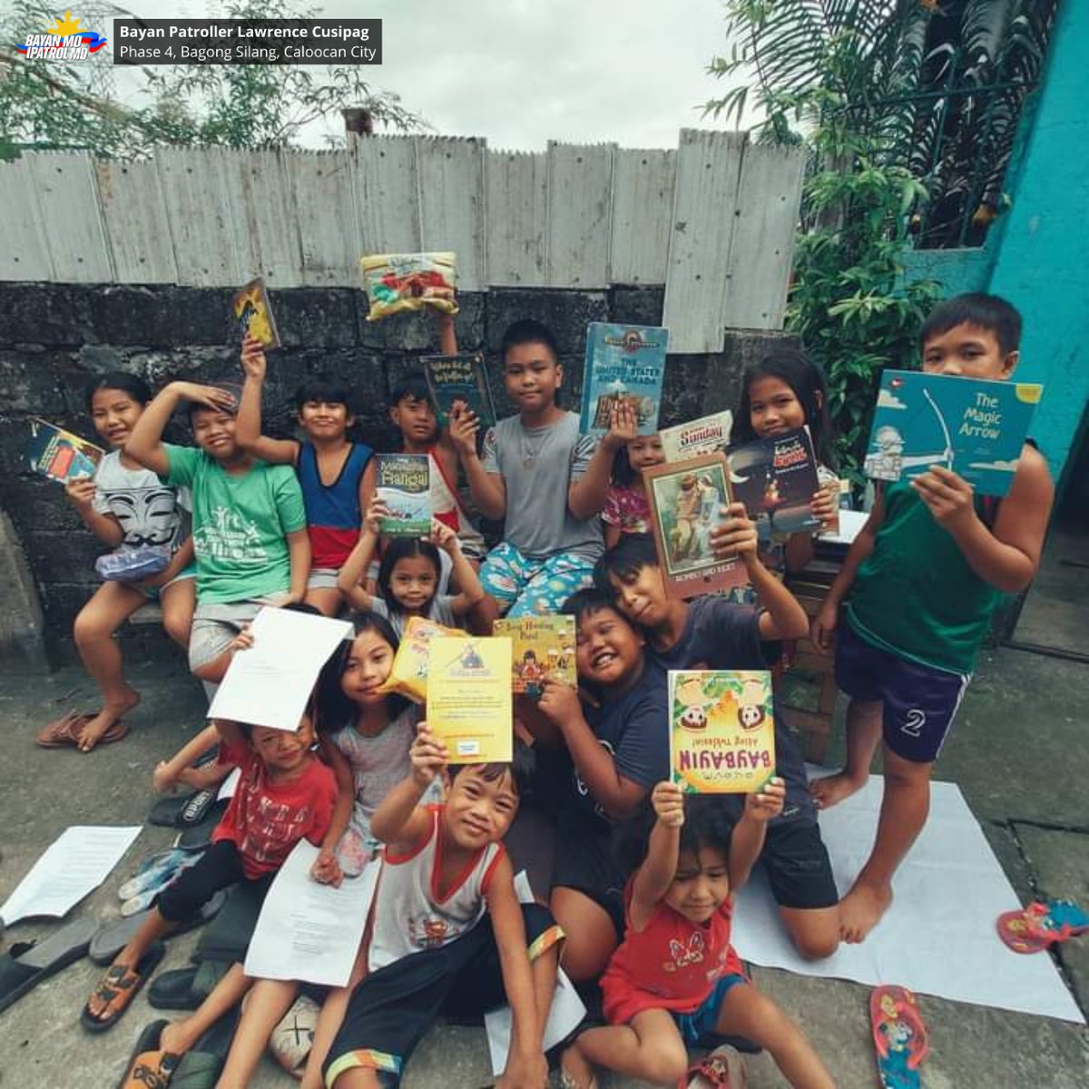 bayanmo's tweet photo. Ayon sa college instructor at Bayan Patroller na si Lawrence Cusipag, ginagawa niya ito para hikayatin ang mga kabataan na mahalin ang pagbabasa.
Para sa mga kaugnay na ulat ng @bayanmo: https://t.co/JDtWKhePWd
#MiniLibrary
#GoodSamaritan
#Caloocan https://t.co/TZdkuZEFc9