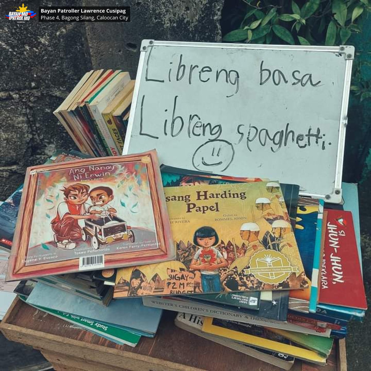 bayanmo's tweet photo. Isang #GoodSamaritan ang nagtayo ng #MiniLibrary at nagbibigay ng libreng pagtuturo, na may pa-merienda pa, sa mga bata sa Bagong Silang, #Caloocan City. https://t.co/kudN0hw9z6