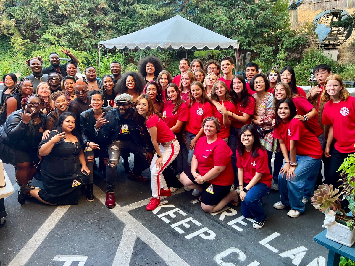 A big round of applause for the two Bay Area choirs that kicked off the show for Foreginer &amp; Loverboy at the Shoreline! 👏🎶