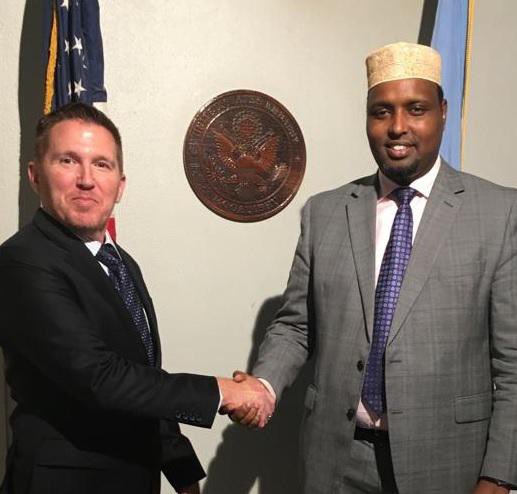 MoPIED_Somalia's tweet photo. H.E. @HonBeeneBeene, Minister @MoPIED_Somalia, met with Mr Shane Dixon, Charge d'Affaires @US2Somalia, to discuss #NDP9, #MTR, and US development initiatives, as well as ongoing stabilisation efforts. The minister expressed gratitude for the United States' assistance to Somalia. https://t.co/rcUncIpJx5