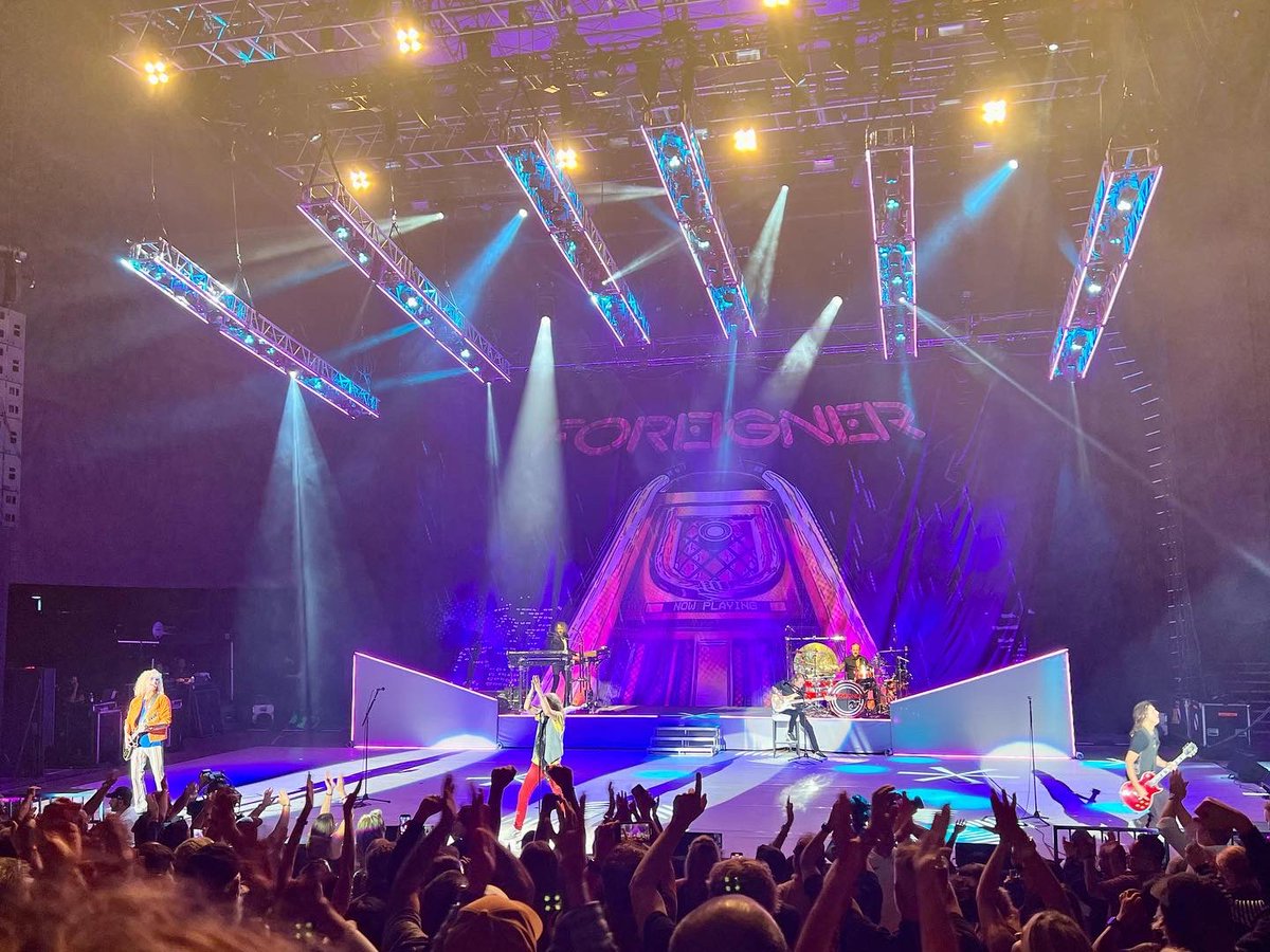 Foreigner made its stop by the Shoreline tonight for The Historic Farewell Tour.