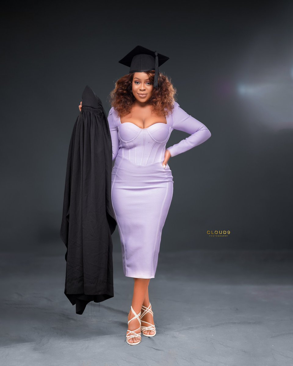 NaneSnails's tweet photo. Bachelor’s Degree in Business Management and Entrepreneurship with Credit 🎓 https://t.co/DSHjAdq0Yc