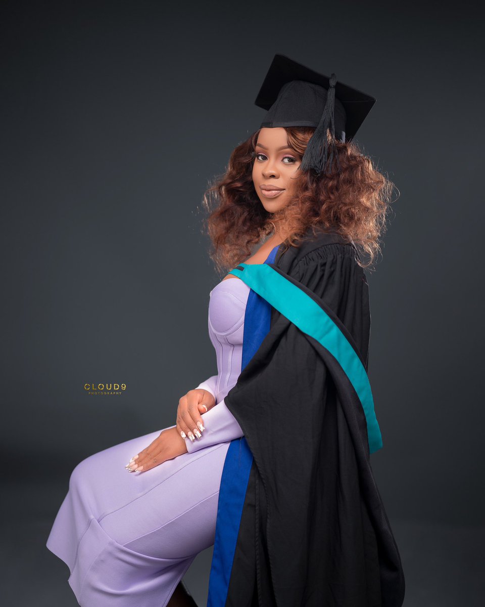 NaneSnails's tweet photo. Bachelor’s Degree in Business Management and Entrepreneurship with Credit 🎓 https://t.co/DSHjAdq0Yc