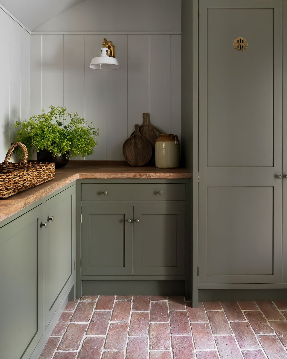 Artisans of Devizes (@artisansdevizes) on Twitter photo There is something magical about earthy green tones mixed with terracotta and this utility space by @houseninedesign is the perfect balance of cosy and cool.
Designer @houseninedesign Photographer <a href="/robinqphoto/">Robin Quarrelle</a> There is something magical about earthy green tones mixed with terracotta and this utility space by @houseninedesign is the perfect balance of cosy and cool.
Designer @houseninedesign Photographer <a href="/robinqphoto/">Robin Quarrelle</a>