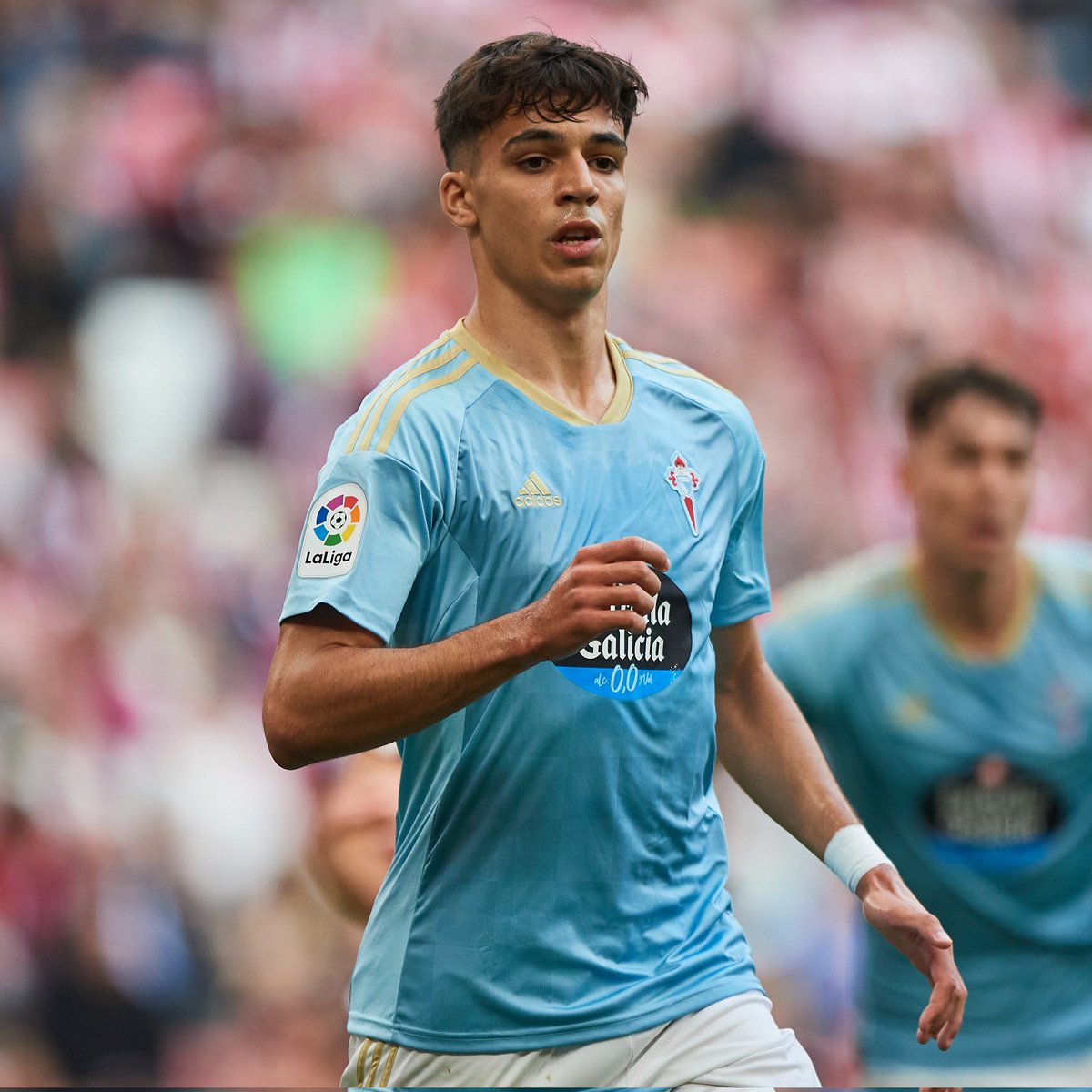 SiaranBolaLive's tweet photo. Segini lho perbandingan pendapatan Gabri Veiga (CMF/21) yang transfernya menghebohkan Netijen sampe dikomentarin Toni Kroos.

Gaji Gabri Veiga dalam 1 tahun
Di Celta Vigo: €500.000
Tawaran Napoli: €2,2jt
Tawaran Al Ahli: €12,5jt
@sport

Gabri Veiga memilih Al Ahli.
Bagaimana? https://t.co/YBnCDiQv92