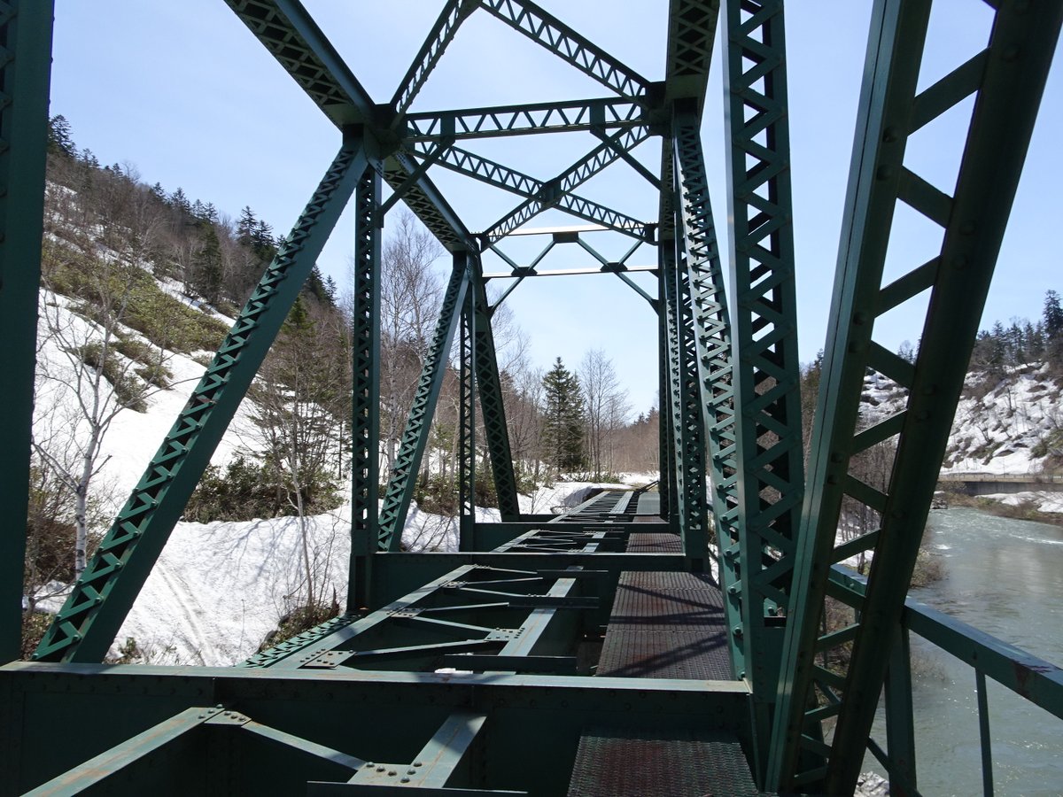 #365日廃線　NO.227
深名線。
北海道深川市にある深川駅で函館本線から分岐し雨竜郡幌加内町を経て名寄市にある名寄駅で宗谷本線に接続していた。営業係数は常にワースト10に入るり、赤字83線や特定地方交通線の廃止論議にもその都度候補にあげられていた。1995年9月4日に廃止された。