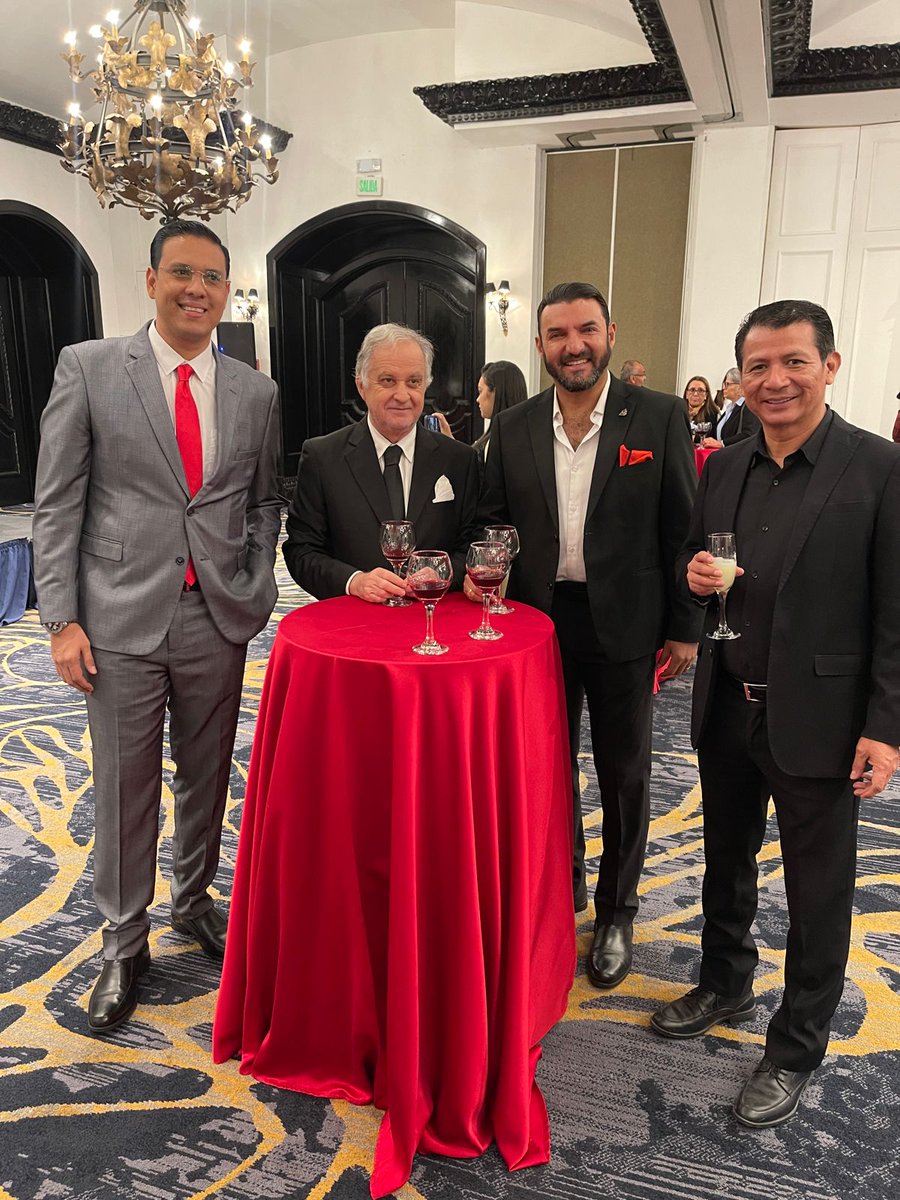 ovedlopezr's tweet photo. Despedida embajador Republica de Chile 🇨🇱en nuestro pais @BarrigaLarrain diplomatico destacado que deja huella inborrable en nuestro pais. https://t.co/TIvnolyeK8