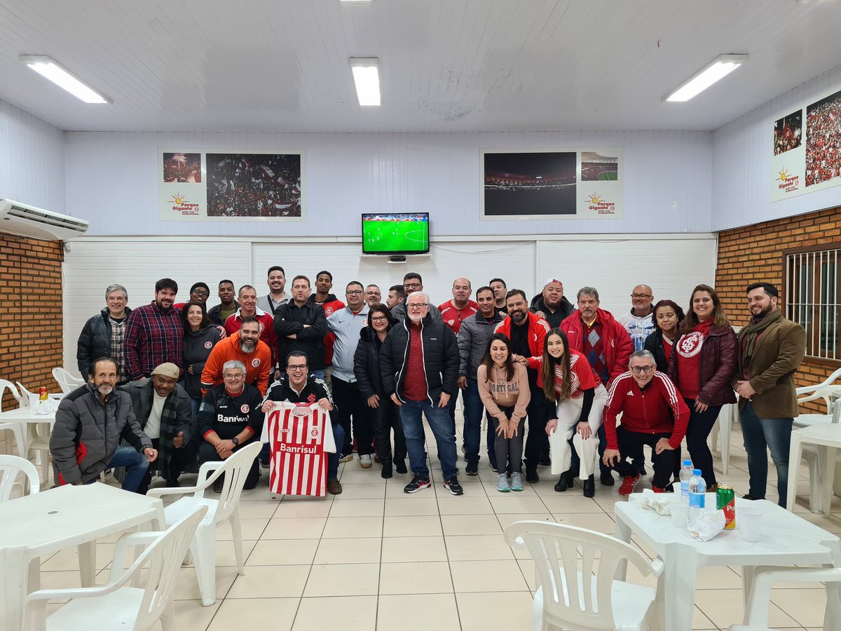 intersfronteira's tweet photo. 3 anos do Movimento Inter sem Fronteiras! 🇲🇨👏🏿🎂
•
@intersemfronteiras
@scinternacional

#intersemfronteiras
#3anos
#beirario
#coloradojogajunto
#pelearsempre
#scinternacional
#nadavainosseparar https://t.co/Z2Hs0Z04jB