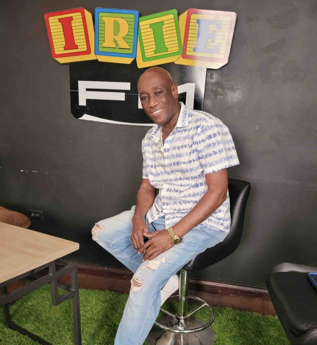 IRIE_FM's tweet photo. #GTTaylor is on the #IRIEFM airwaves right now with #TheActionTrack on #the107s! IG: @gt_taylor_ https://t.co/NnBIa8KqGs