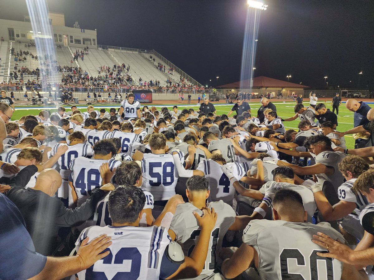 DrBetoHinojosa's tweet photo. Your Champion Chargers are 1-0! Great community road trip to Laredo tonight.  Thank you parents, coaches, and all volunteers for making it all happen for our students. Congratulations Coach Ellis for your first head coach win! Safe travels home and never forget,  Go Chargers! https://t.co/OWETq9ZNMj