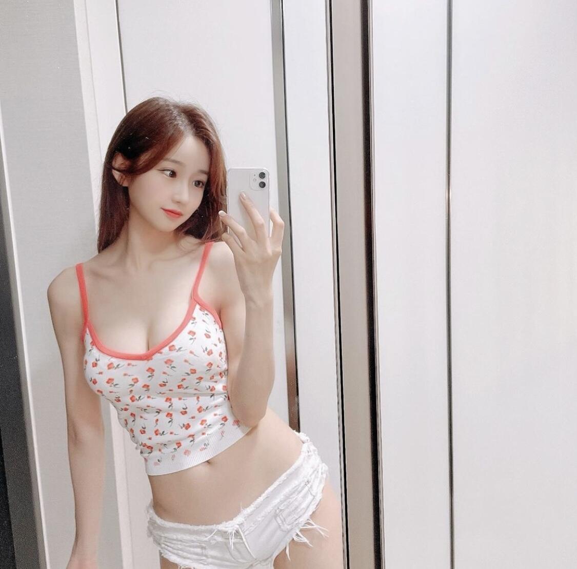 有人挑戰10分鐘口交嗎🤪
挑戰成功就可以當我一日男友想做什麼都可以哦🥰 不成功就要帶我去吃大餐😄
想要體驗肉棒塞進我的嘴裡是什麼感覺嗎😝
然後流出滿滿的精液射進我嘴巴😍
我的舌頭很厲害喔 快來體驗挑戰😋
#轉推留言+追蹤+點讚就可以獲得約會活動名額囉
#感覺約 #口爆  #加我賴