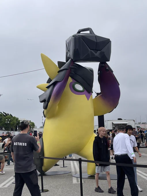 First day at fan fest #VALORANTChampions so much fun! I'm so tired. Thank you to everyone who came to the booth it was amazing I'm so overjoyed still Peep wingman carrying my last braincell 